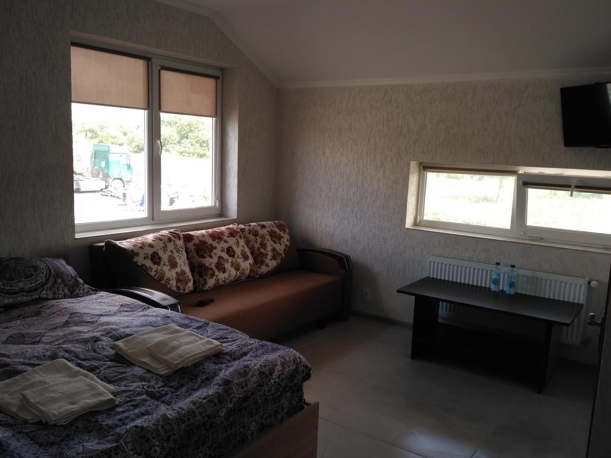 Motel ลุตสกาย ภายนอก รูปภาพ
